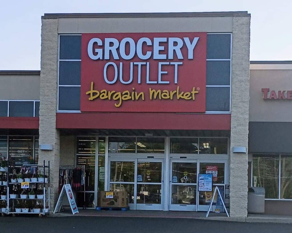 grocery outlet store sign.